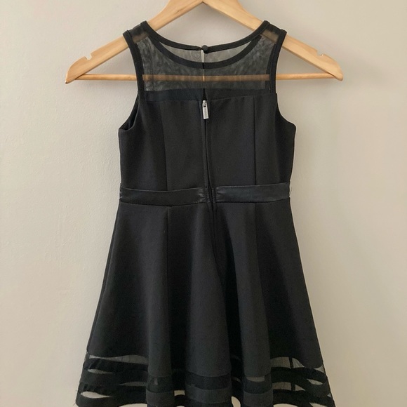 Girl’s Calvin Klein Dress size 7 - Picture 2 of 7